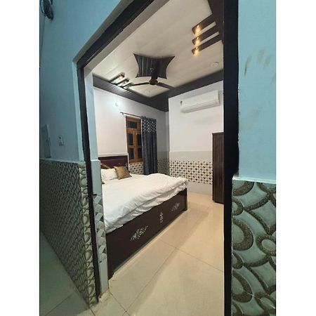 Rudra Inn Ayodhya Bagian luar foto