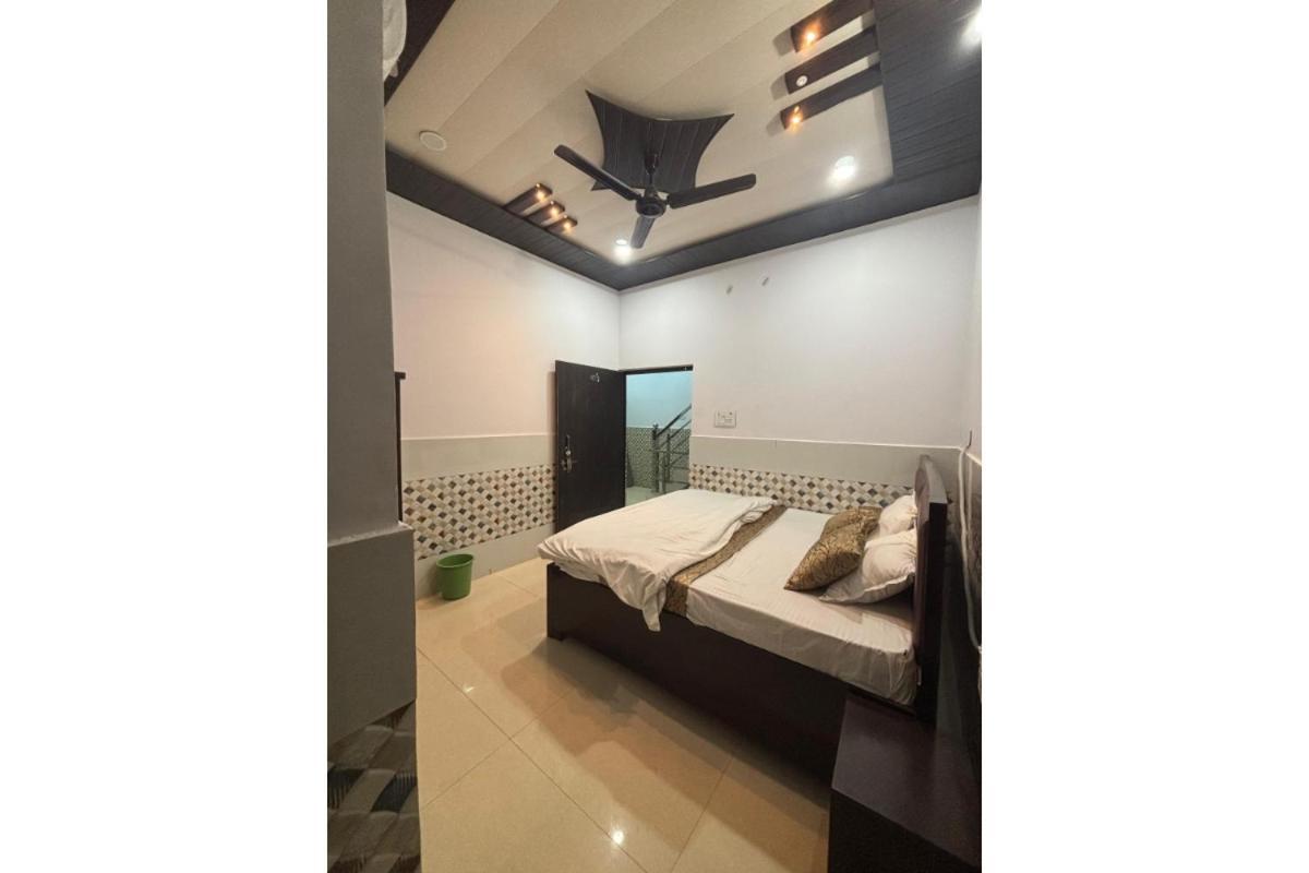 Rudra Inn Ayodhya Bagian luar foto